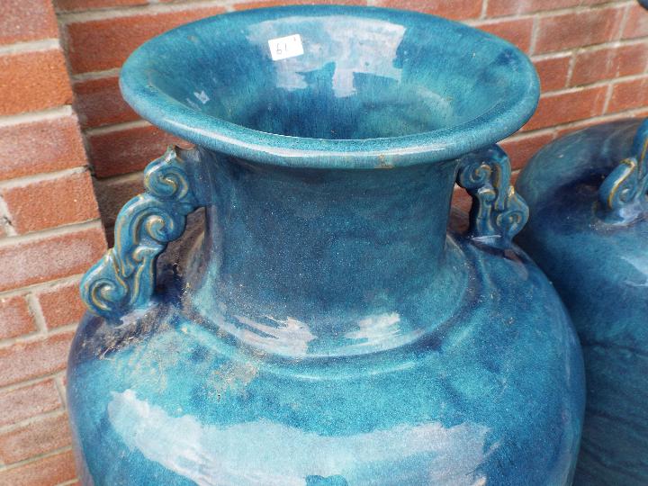 Garden décor - a pair of large blue twin handled urns, - Image 3 of 5
