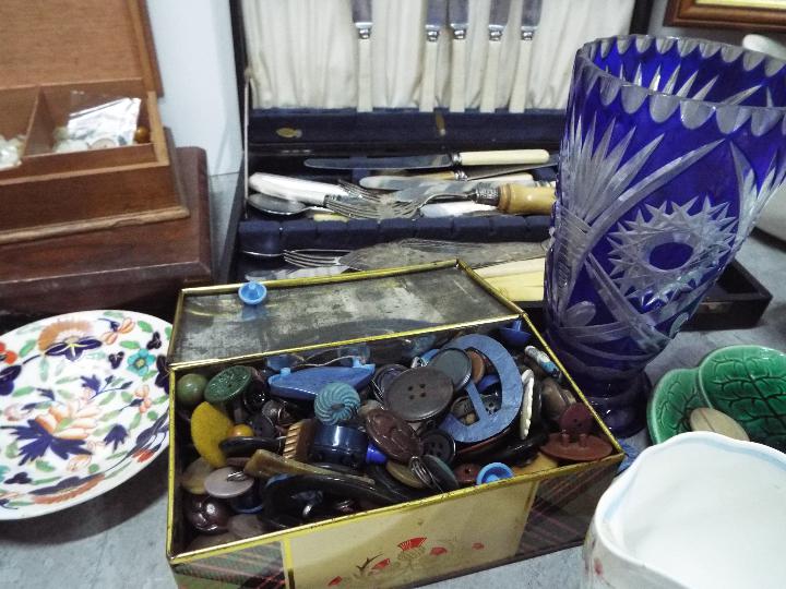 Collectors Items - Wooden boxes, Sylvac jugs, Spode, Haddon hall, quantity of buttons, - Image 5 of 6