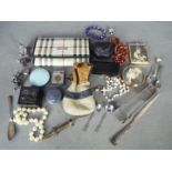 Lot to include vintage cigarette lighters, plated ware, trinket boxes, purse and similar.