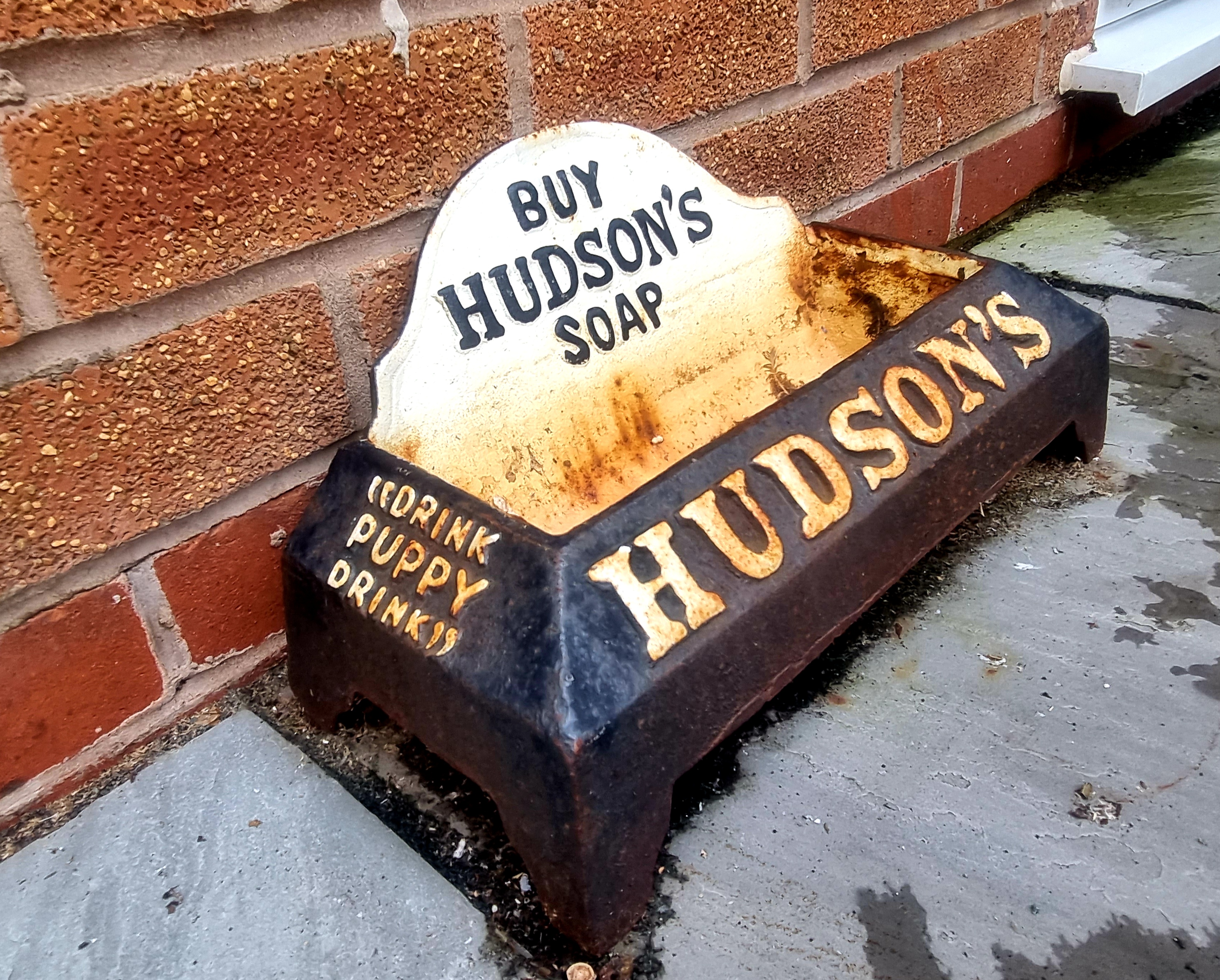 Advertising - a cast iron Hudsons Soap dog water trough - Image 2 of 2
