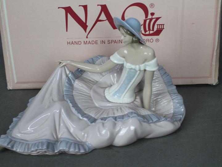 Nao - A large, boxed figurine entitled Grace, # 1265, depicting a reclining lady,
