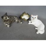 Beswick - Two Persian cat figurines, both shape # 1876 and a figurine of two kittens, # 1316.