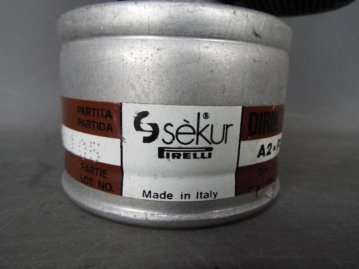 A Sekur by Pirelli Gas Mask - Image 3 of 4