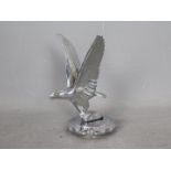 Automobilia - A chrome plated car mascot in the form of an eagle, approximately 17 cm (h).