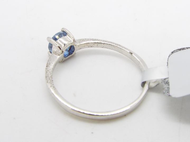 A 0.67 ct Nilamani Sterling Silver ring - Image 2 of 3