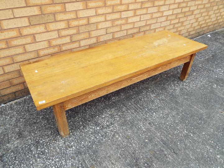 An antique pine coffee table, approximat - Image 2 of 3
