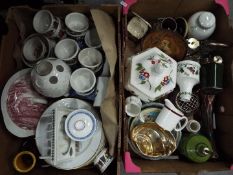 A mixed lot to include Royal Worcester, Villeroy & Boch, Portmeirion, Coalport and similar,