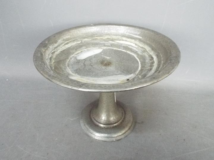 A Tudric comport with planished finish, marked 01388 to the base, approximately 17 cm (h). - Image 2 of 4