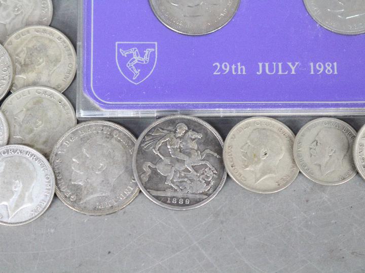 A collection of commemorative crowns and coins including silver content examples including one - Image 4 of 5