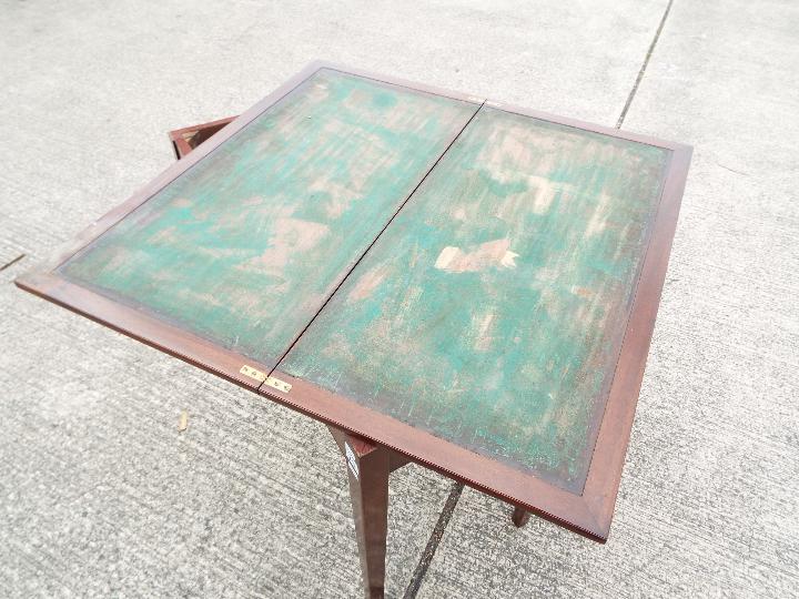 Liss Bros. Games Table with swivel fold out top. - Image 4 of 5