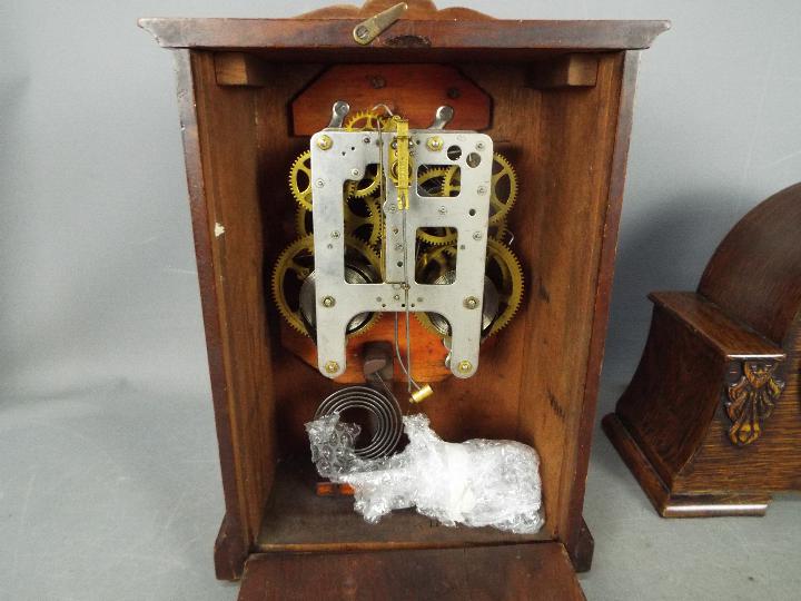 Lot to include a Telavox, wood cased clock, - Image 5 of 7