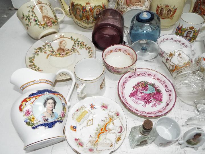 Royal Commemorative Ceramic / Glass Collection # 12 - 19th Century, Victorian and later. - Image 3 of 7