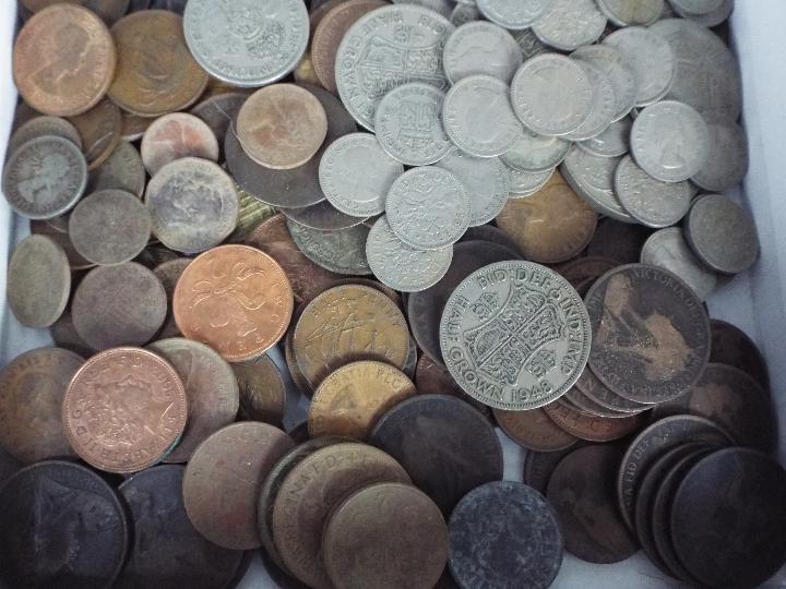 A collection of coins, Victorian and later to include 1889 Half Crown, - Image 5 of 5