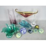 Various glassware, paperweights, vases, bowls, to include Caithness, Baccarat and similar.