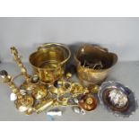 A quantity of mixed metalware, brass, copper, plated.