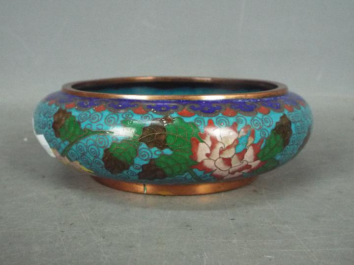 A small cloisonné censer with floral dec - Image 2 of 4