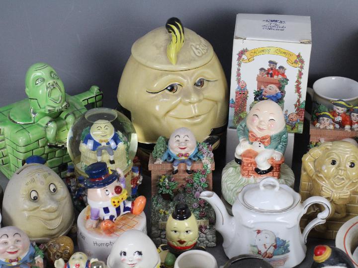 A collection of items relating to Humpty Dumpty to include teapot, biscuit barrel, ceramics, - Image 3 of 4