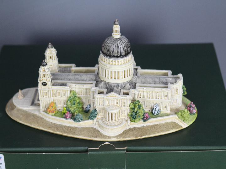 Two boxed Lilliput Lane models from the Britain's Heritage collection comprising St Paul's - Image 2 of 3