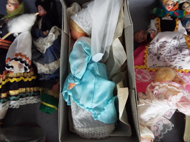 A box of international costume dolls and similar. - Image 4 of 4