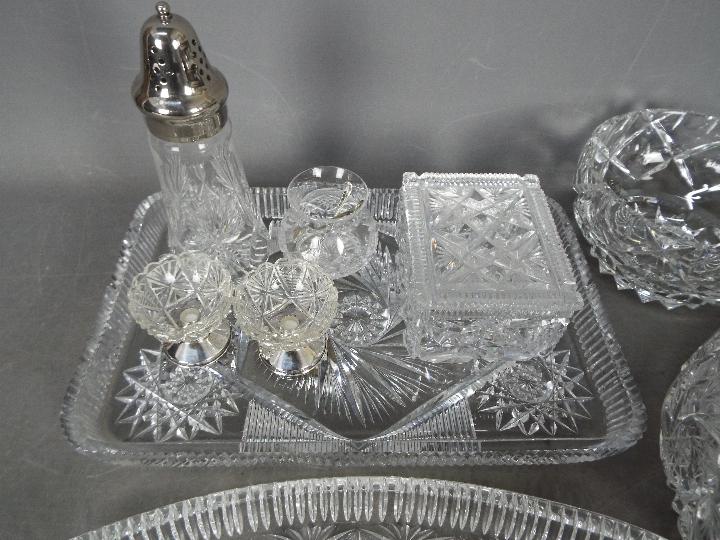 A collection of cut glass table wares to - Image 2 of 4