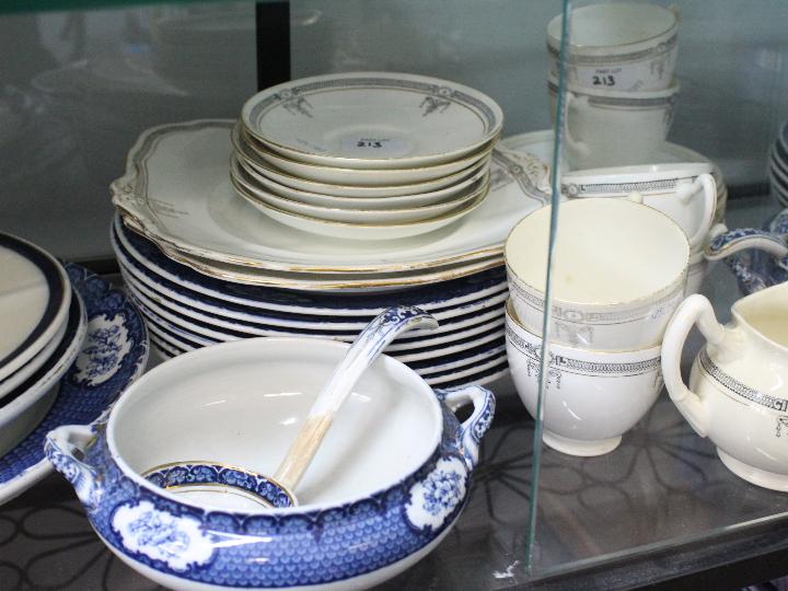 A collection of dinner and tea wares com - Image 3 of 4