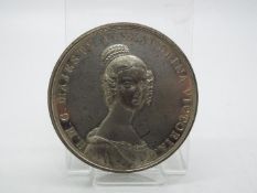 A white metal commemorative medal, Queen