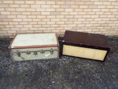 A storage chest and a trunk.