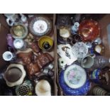 A mixed lot comprising ceramics to include a Denby salt pig, Japanese vases, Royal Doulton,
