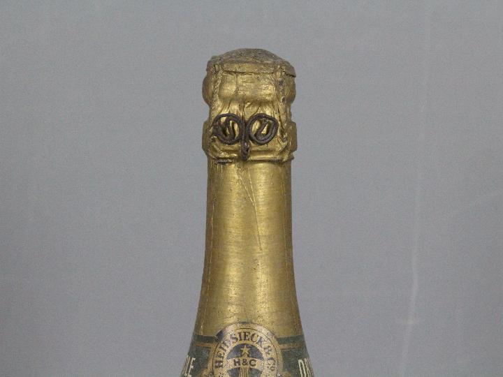 Champagne - Heidsieck & Co, Dry Monopole 1947, half bottle, no capacity or strength stated. - Image 4 of 4