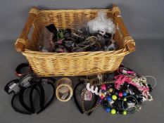 A collection of costume jewellery to inc