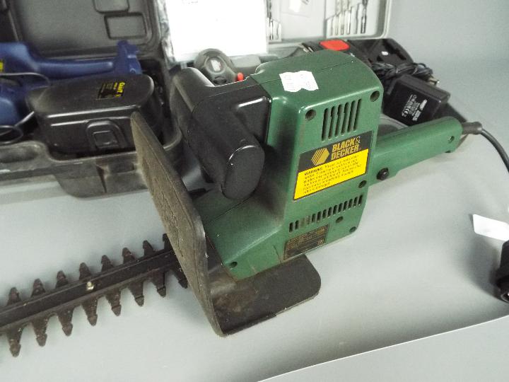 An electric drill contained in case and - Image 4 of 4