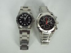 Two gentleman's Pulsar watches comprising model YM62-X159 and VX42-X222.