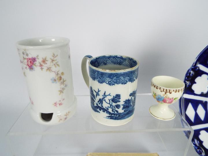 Lot to include a 19th century blue and white cup with underglaze asterisk mark to the base, - Image 2 of 6