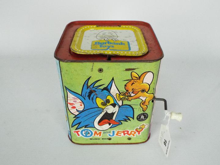 A vintage tin plate Tom and Jerry Jack In The Box by Rosebud Mattel. - Image 2 of 5