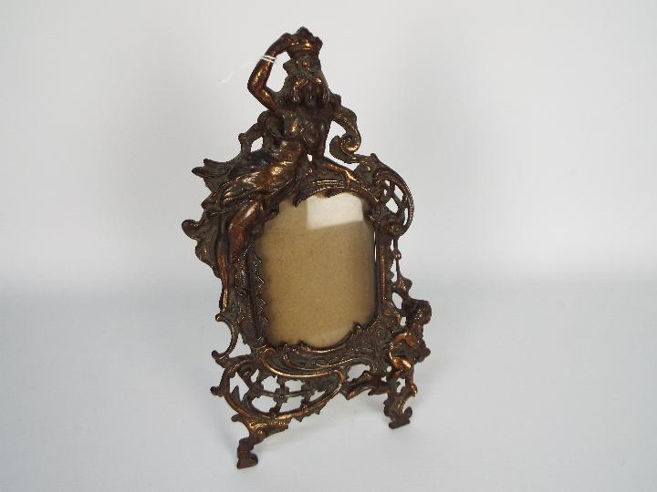 A pair of cast iron, rococo style photograph / picture frames, each approximately 35 cm (h). - Image 2 of 6