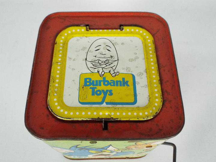 A vintage tin plate Tom and Jerry Jack In The Box by Rosebud Mattel. - Image 5 of 5