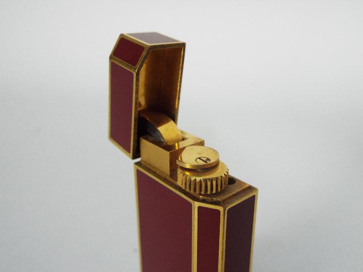 A Must de Cartier Briquet cigarette lighter contained in original box with paperwork. - Image 4 of 6