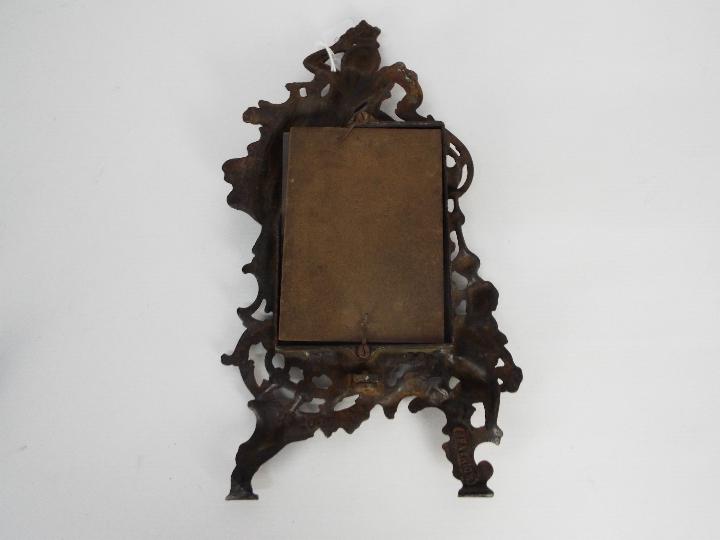 A pair of cast iron, rococo style photograph / picture frames, each approximately 35 cm (h). - Image 6 of 6