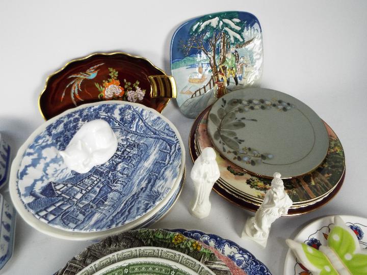 A quantity of mixed ceramics to include Carltonware Rouge Royale, Japanese, blue and white, - Image 3 of 9