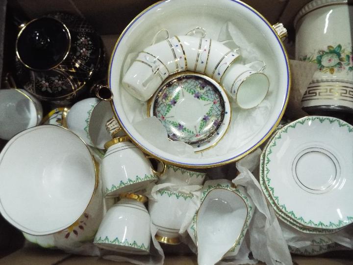 Two boxes of mixed ceramics to include Haviland & Co Limoges, Tuscan China and similar. - Image 3 of 7