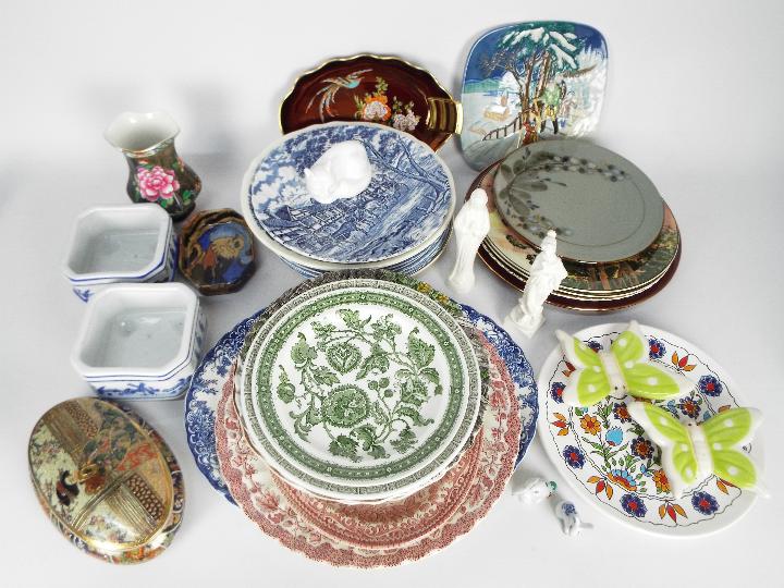 A quantity of mixed ceramics to include Carltonware Rouge Royale, Japanese, blue and white,
