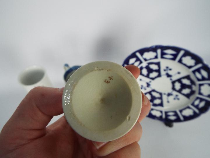 Lot to include a 19th century blue and white cup with underglaze asterisk mark to the base, - Image 5 of 6
