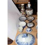 Antique Chinese blue and white tureen lid, 26cm across,