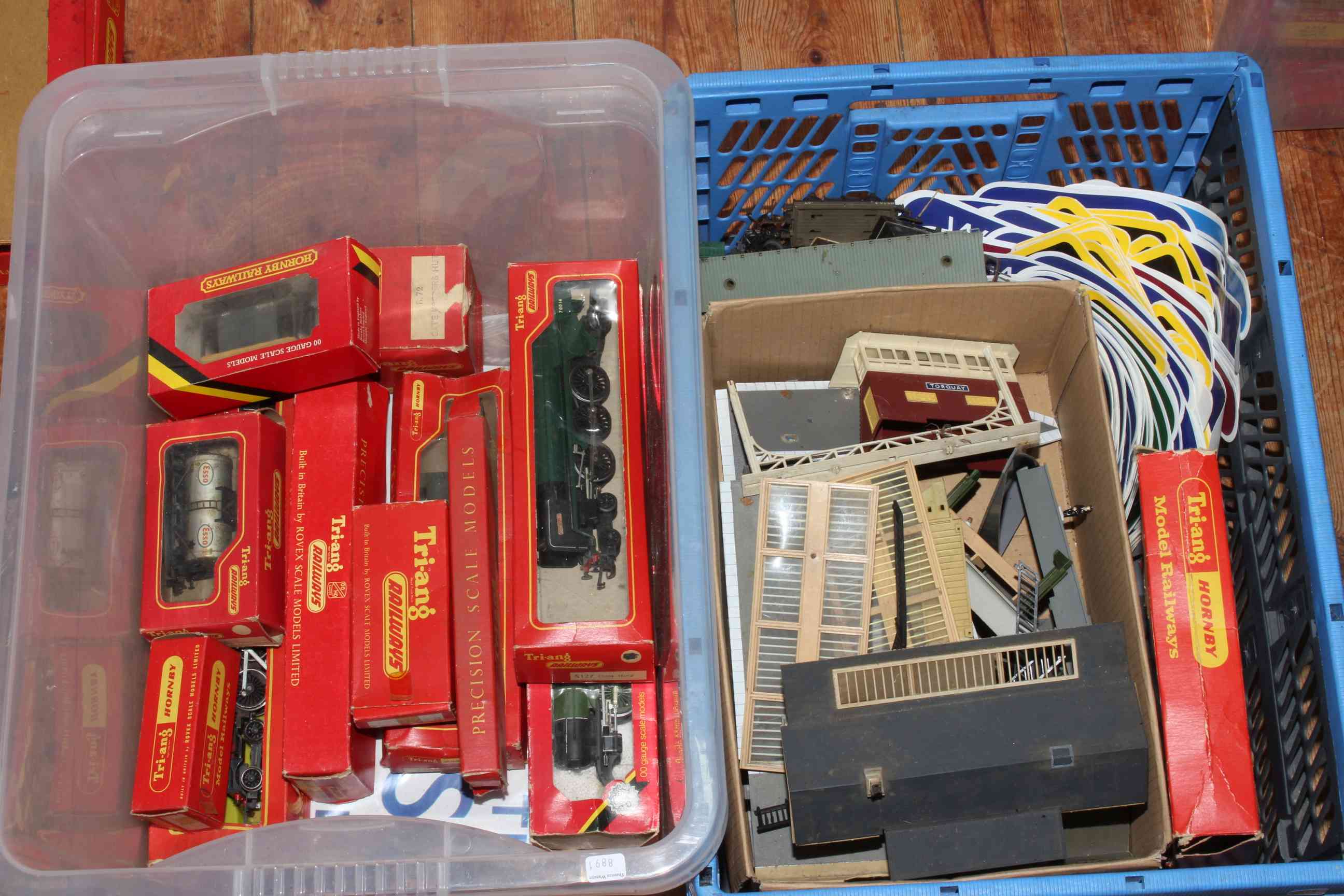 Four boxes of Triang railway accessories and four boxed sets (sold as seen). - Image 2 of 11