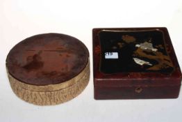 Japanese lacquered trinket box with mother of pearl and ivory decorated lid, 20.