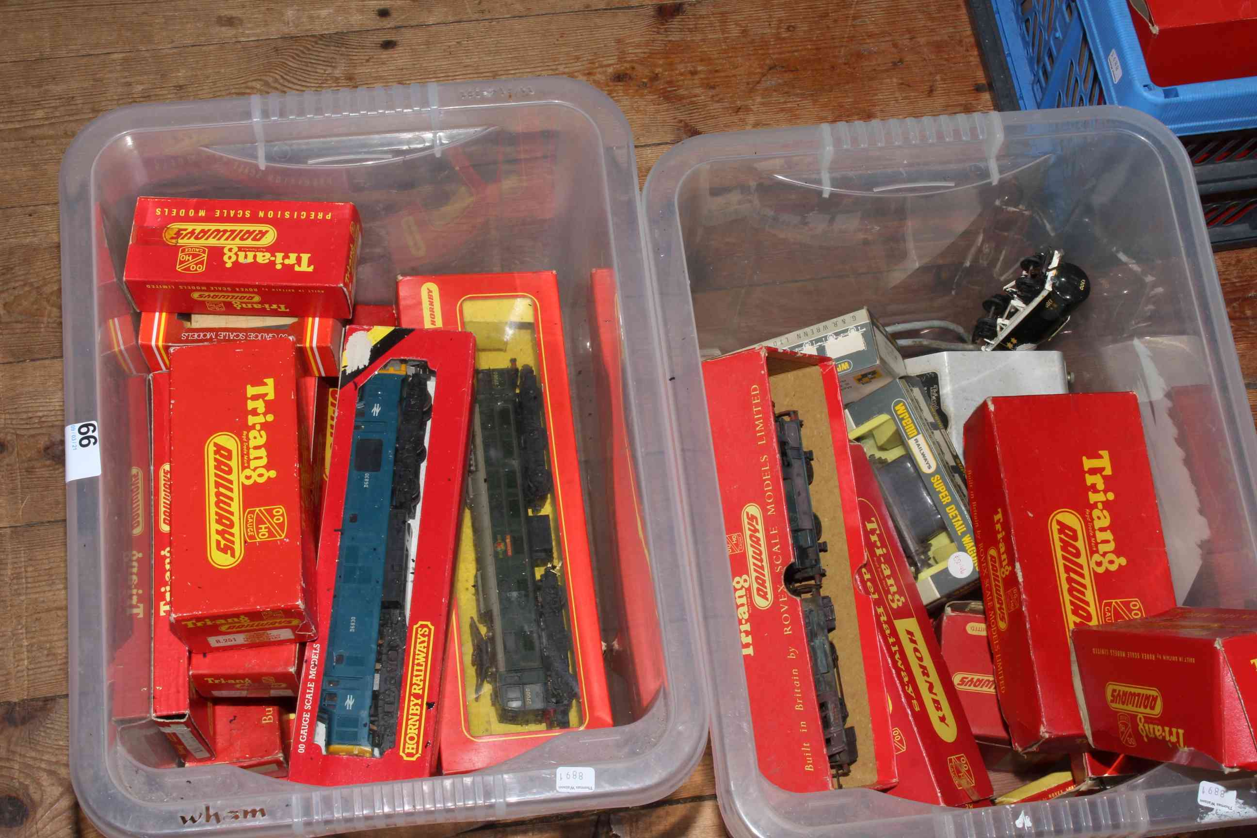 Four boxes of Triang railway accessories and four boxed sets (sold as seen).