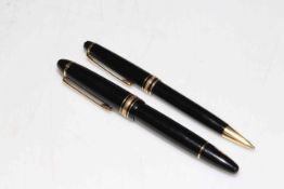 Montblanc fountain pen and propelling pencil (2). Condition: Nib damaged.