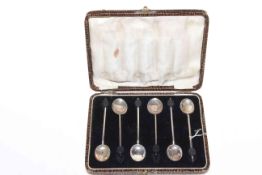Cased set of silver coffee bean handle spoons, Birmingham 1926.