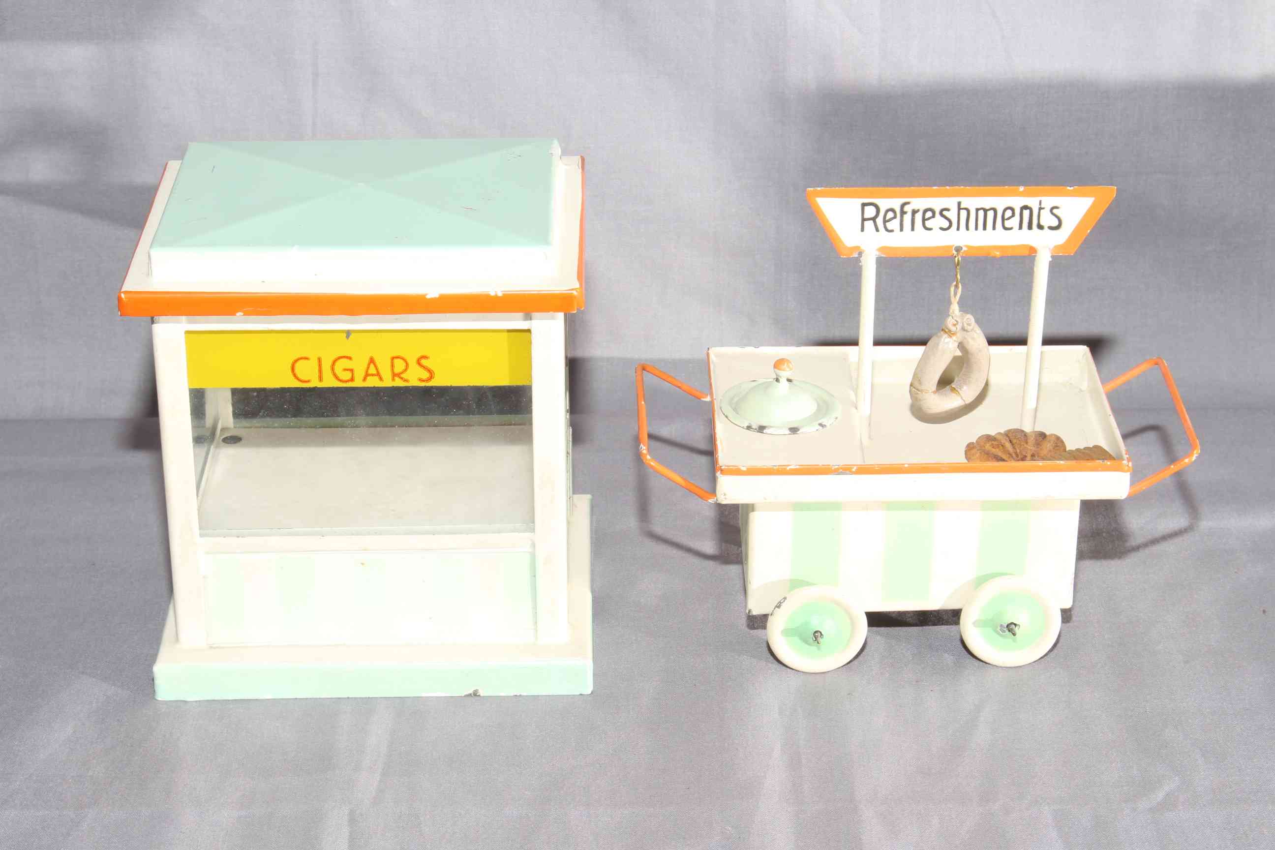 Kibri O Gauge tinplate Refreshments Trolley and Tobacco Kiosk. Excellent (2).