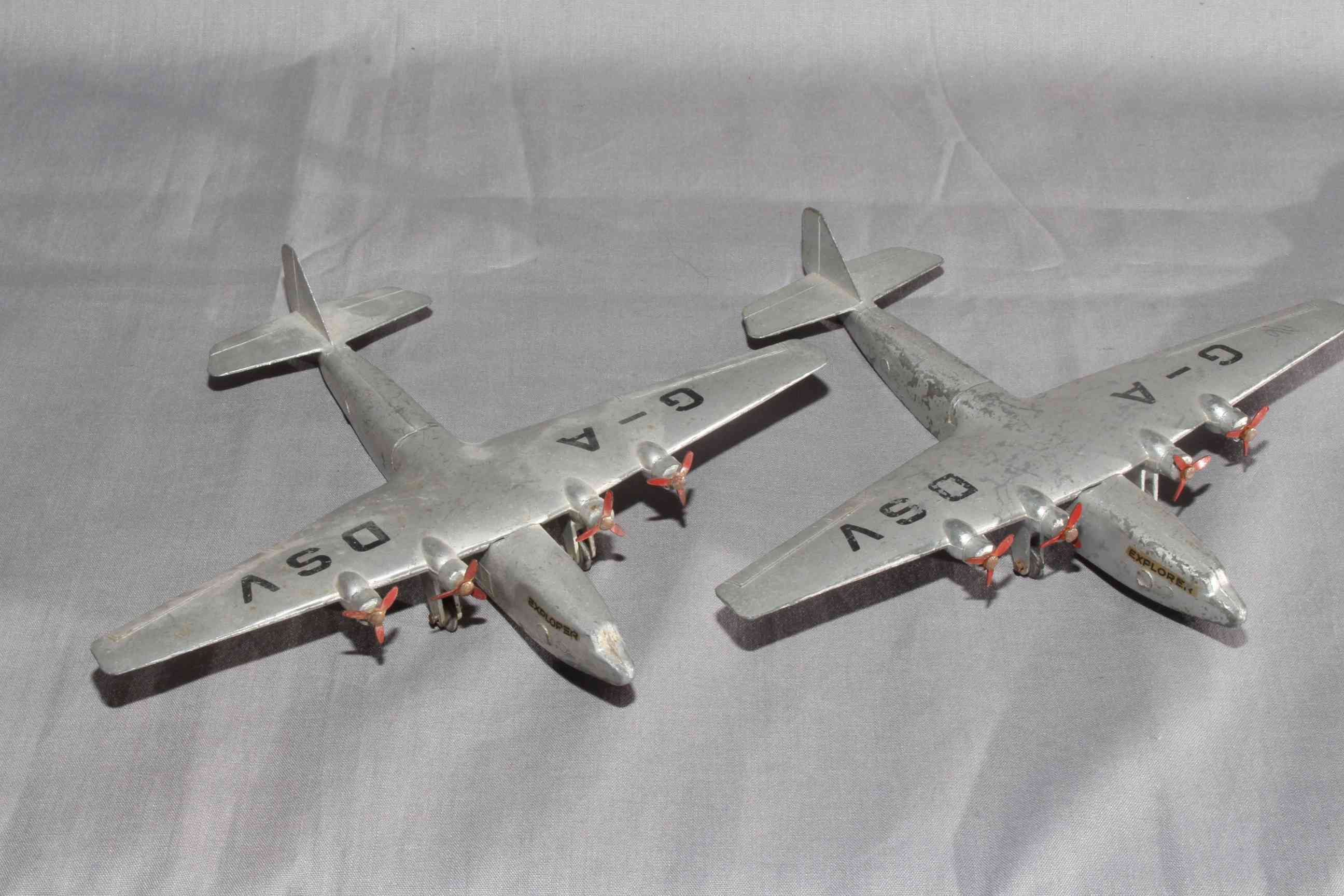 Six Dinky aircraft. 62p Armstrong Whitworth Air Liner, 70c Viking, Mercury Seaplane and Seaplane.
